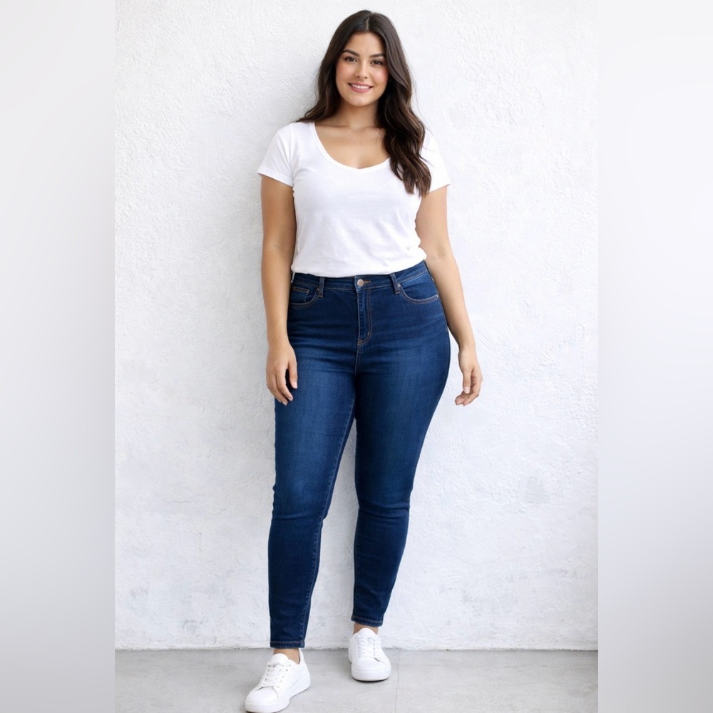Reitmans Blue Skinny Jeans with Smooth Denim